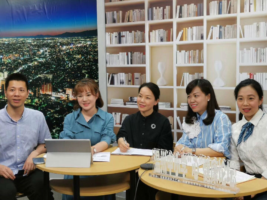 剖析情绪秘语呵护心灵之花记杨晖名班主任工作室第十八次活动